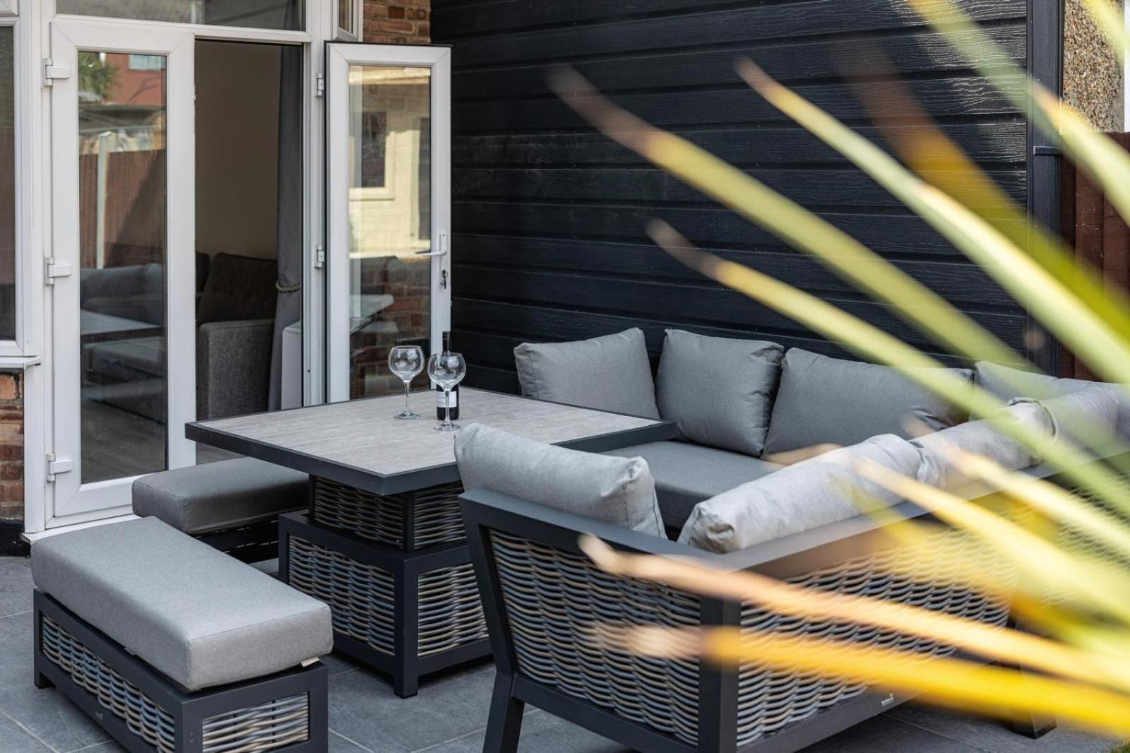 Modern Home With Driveway Parking For 2 Vehicles, Near Tottenham Hotspur Stadium, White Hart Lane Train Station London Eksteriør billede