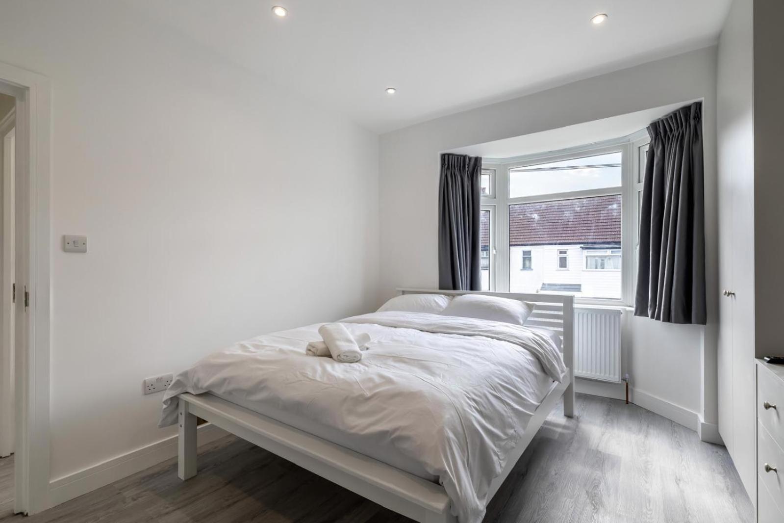 Modern Home With Driveway Parking For 2 Vehicles, Near Tottenham Hotspur Stadium, White Hart Lane Train Station London Eksteriør billede