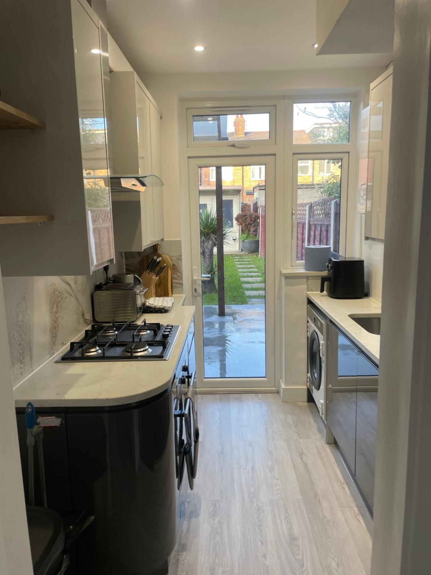 Modern Home With Driveway Parking For 2 Vehicles, Near Tottenham Hotspur Stadium, White Hart Lane Train Station London Eksteriør billede